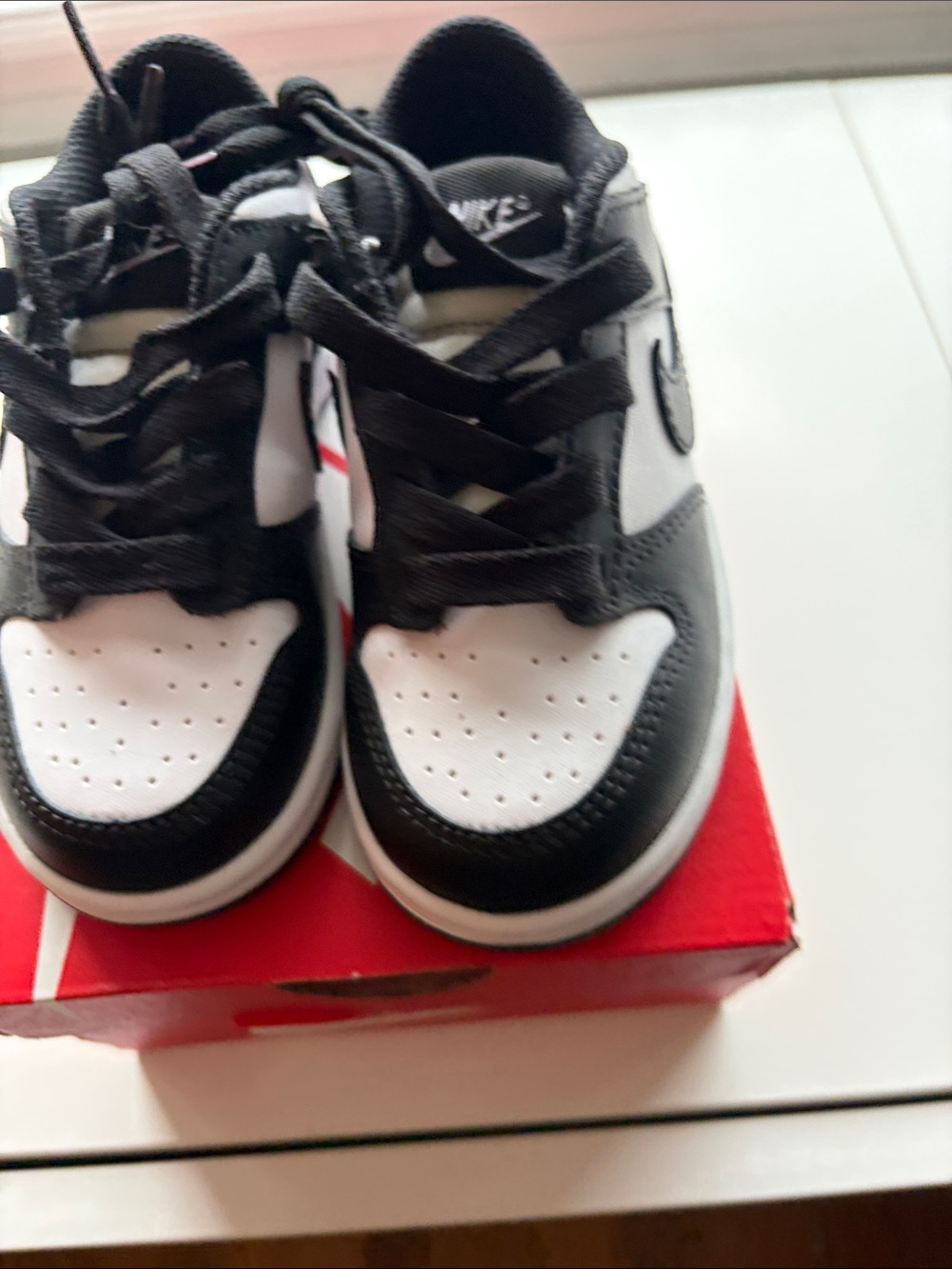 Nike Kids Black and White Low-Top Sneakers, toddler size 9C, NEW